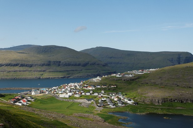 Ilhas Faroé Na Dinamarca - Arquipélago Da Natureza, Montanhas E ...