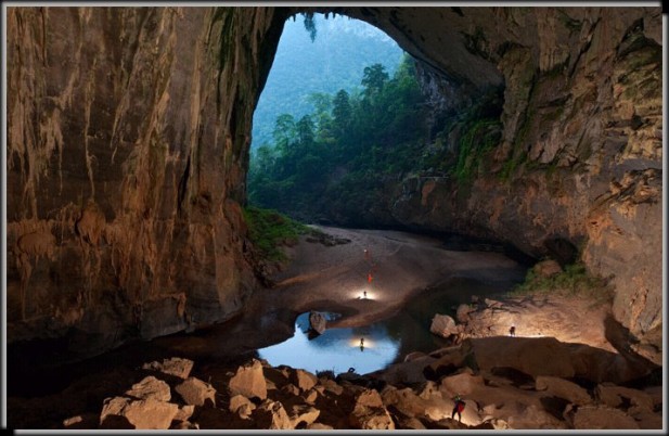 Exploring-the-Biggest-Cave-in-Vietnam-1