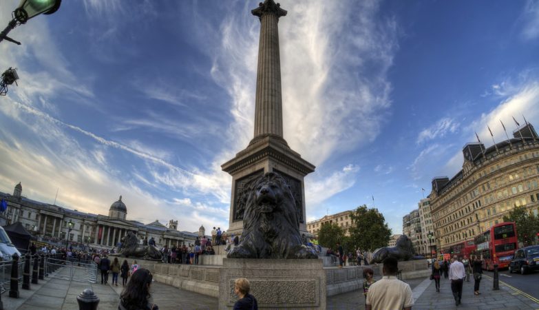 Coluna de Nelson, no centro da Trafalgar Square, em Londres